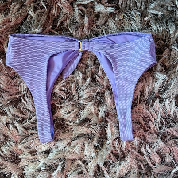 Hollister Purple Bikini top with Tie Detail - Picture 3 of 7